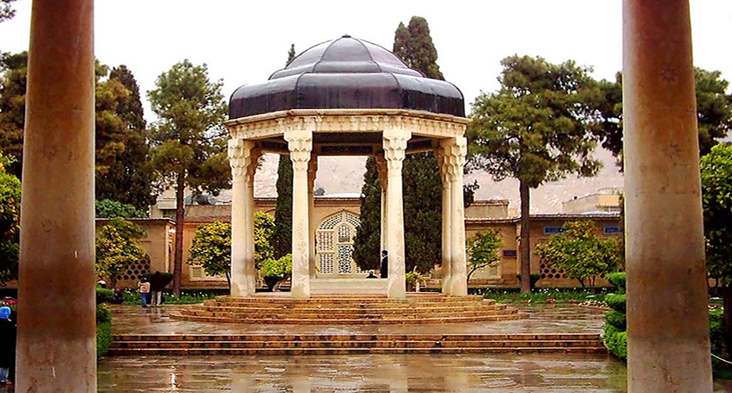 La tumba de Hafez, un poeta destacado iraní